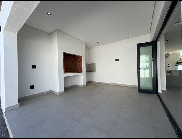 4 BEDROOM HOUSE FOR SALE IN SANDOWN